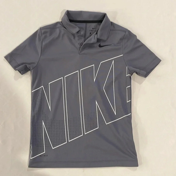 Nike Golf Boy's Essential Graphic Polo Size Small worn once EUC - Picture 1 of 3